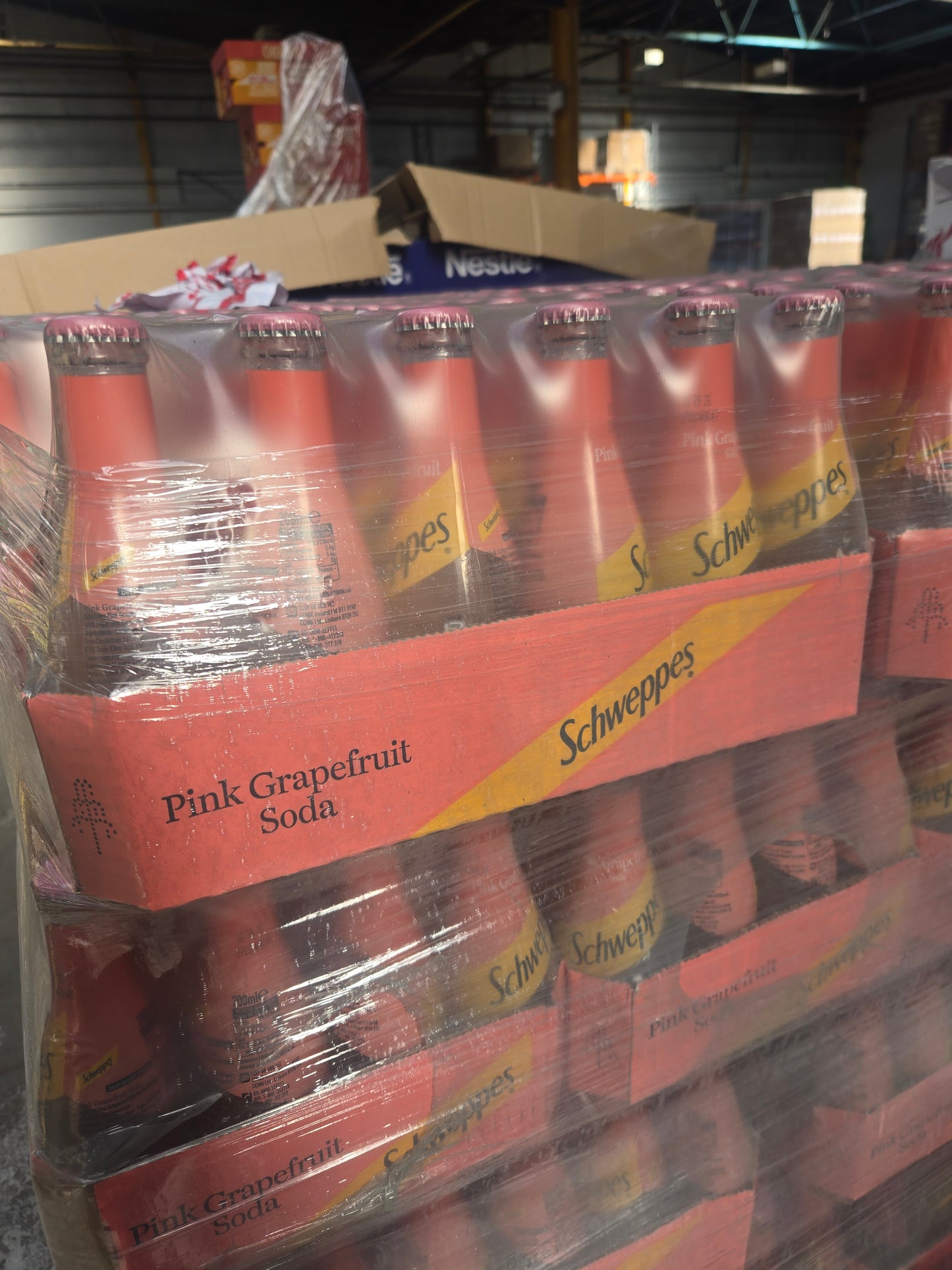Schweppes Pink Grapefruit Soda NRB 200ML